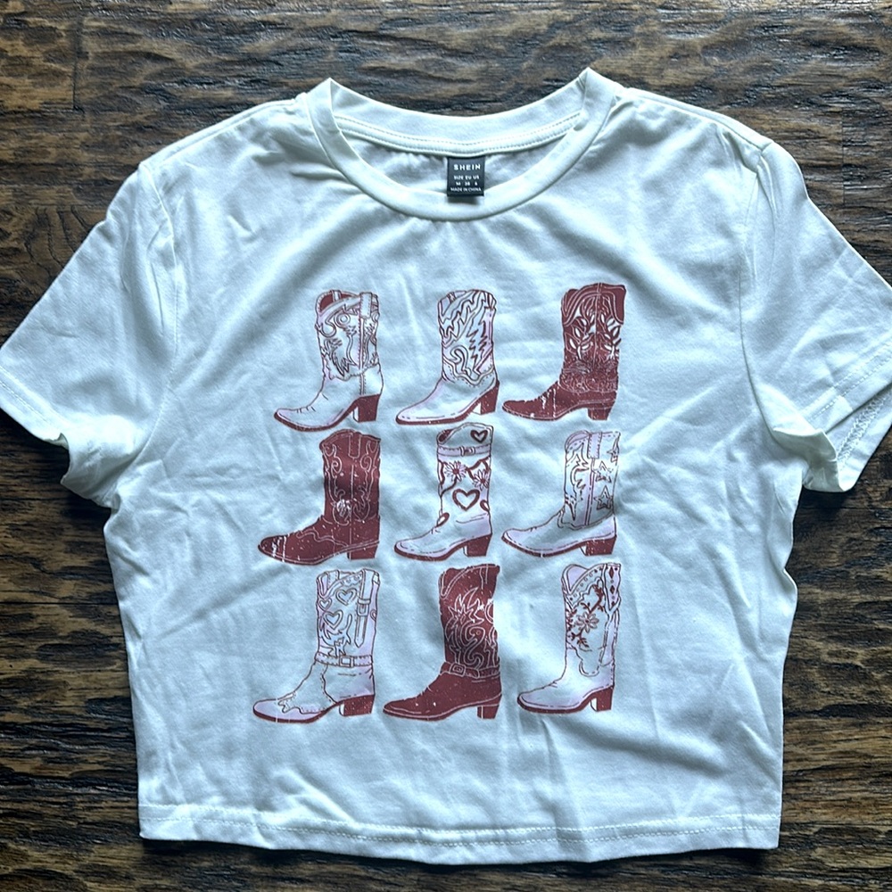Brand new cowgirl crop T-shirt, Short sleeve medium